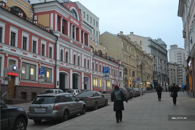 Поварская улица в Москве. Как добраться и что там находится?